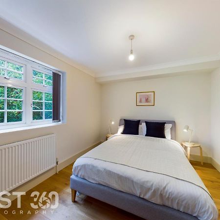 Redhill Town Centre Apartment By Livingo Luaran gambar