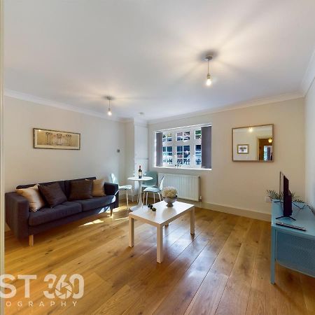 Redhill Town Centre Apartment By Livingo Luaran gambar