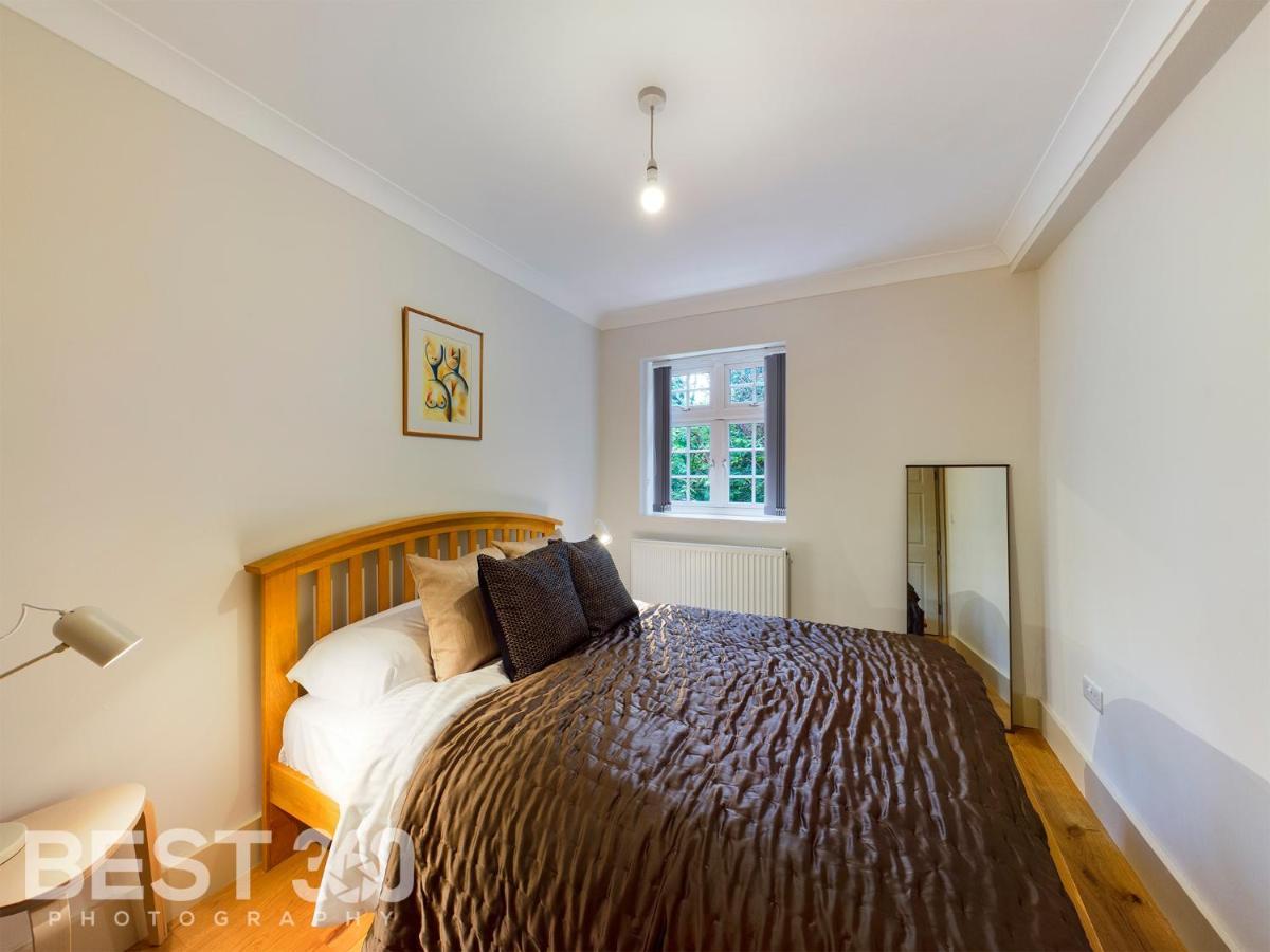 Redhill Town Centre Apartment By Livingo Luaran gambar