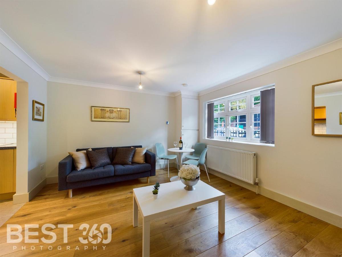 Redhill Town Centre Apartment By Livingo Luaran gambar