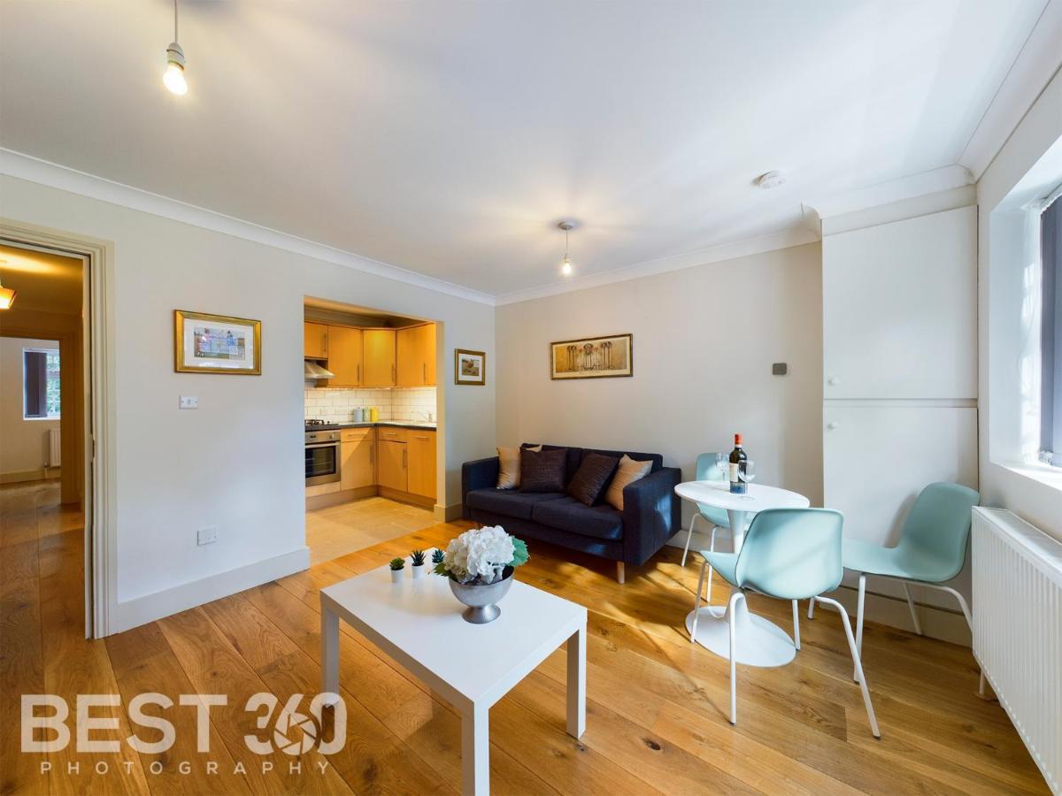 Redhill Town Centre Apartment By Livingo Luaran gambar